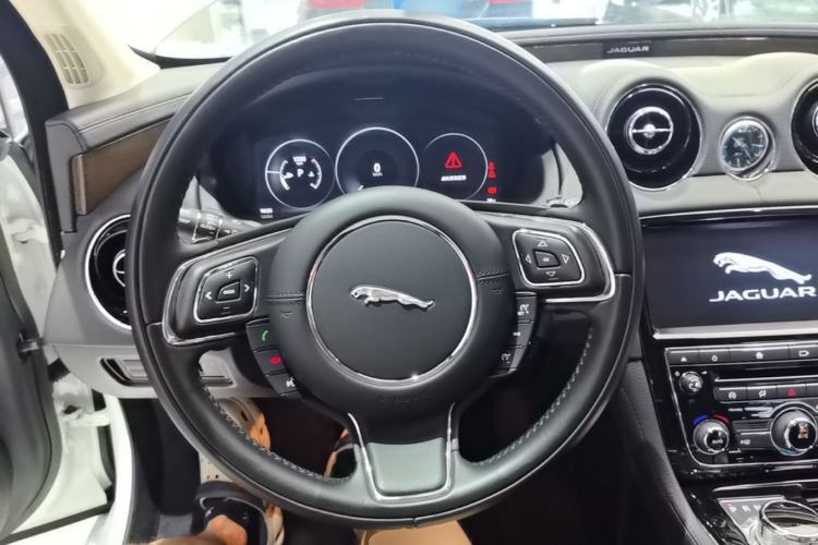 Used Jaguar XJ 2018 XJL 3.0 SC Two-Wheel-Drive Elegant Business Edition Steering Wheel