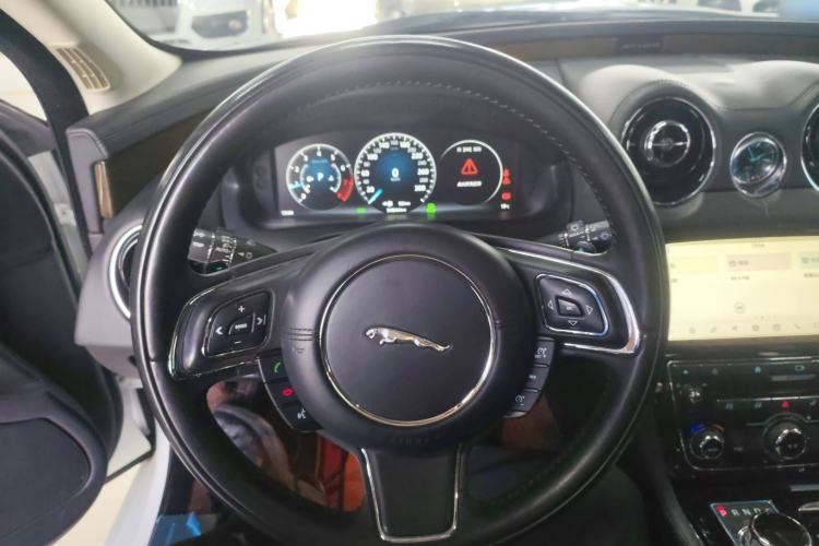 Used Jaguar XJ 2018 XJL 3.0 SC Two-Wheel-Drive Elegant Business Edition Steering Wheel