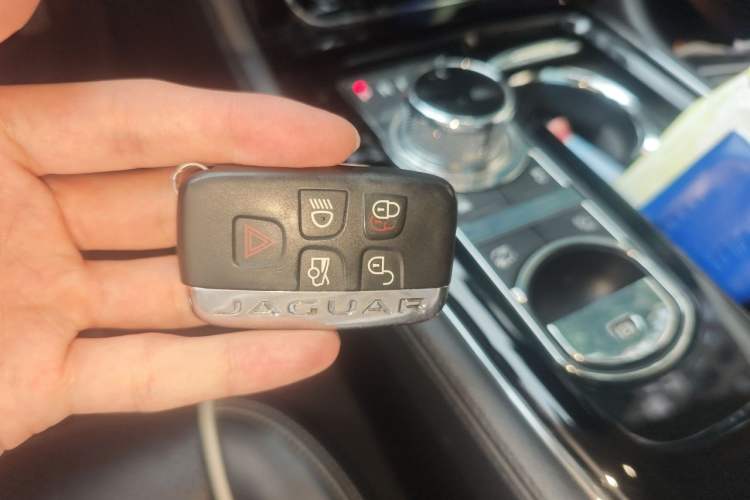 Used Jaguar XJ 2018 XJL 3.0 SC Four-Wheel Drive Panoramic Business Edition Vehicle Key