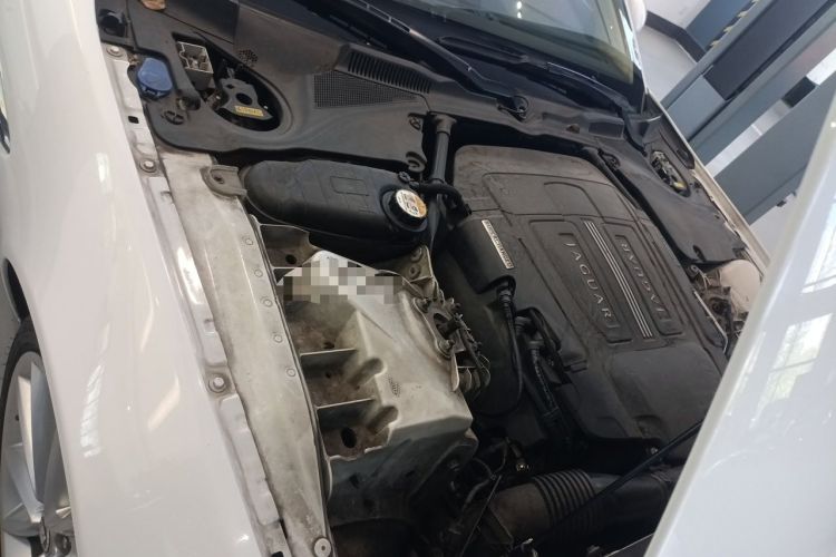 Used Jaguar XK 2012 XKR 5.0L Supercharged Coupe Engine Bay Right