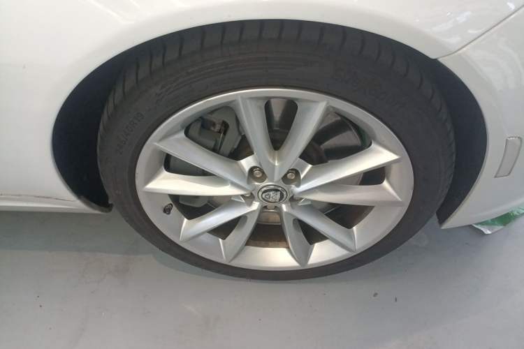 Used Jaguar XK 2012 XKR 5.0L Supercharged Coupe Right Front Wheel Hub
