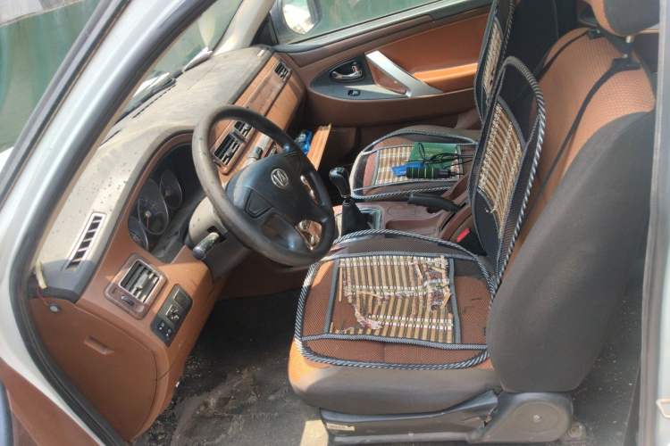 Used JDMC T100 2017 2.2L Three-Side Open-Front Rich Edition Double-Row V22 Left Front Seat