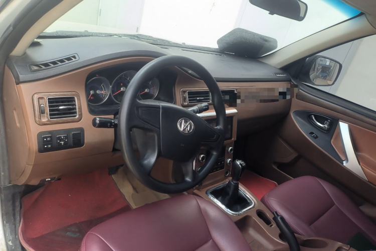 Used JDMC T100 2018 2.8T Three-Side-Opening Luxury Single-Cab JE493ZLQ5D Center Console
