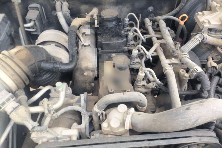 Used JDMC T100 2018 2.8T Three-Side-Opening Luxury Single-Cab JE493ZLQ5D Engine Bay