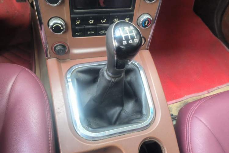Used JDMC T100 2018 2.8T Three-Side-Opening Luxury Single-Cab JE493ZLQ5D Gear Lever
