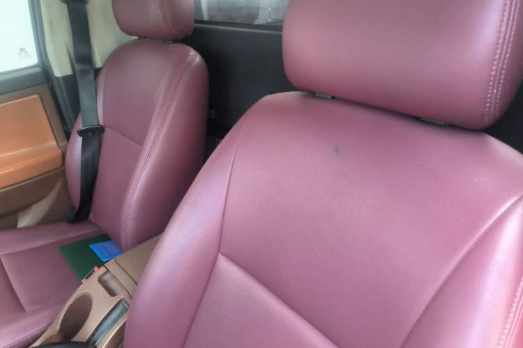 Used JDMC T100 2018 2.8T Three-Side-Opening Luxury Single-Cab JE493ZLQ5D Left Rear Seat