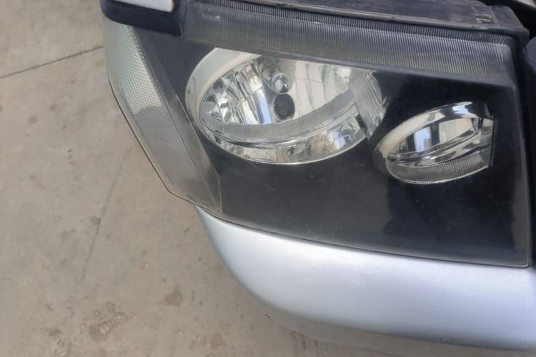Used JDMC T100 2018 2.8T Three-Side-Opening Luxury Single-Cab JE493ZLQ5D Right Front Headlight