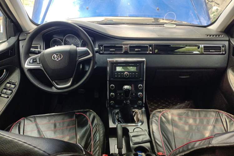 Used JDMC T5 2019 2.2L PLUS Comfort Edition Standard Wheelbase V22 Interior 2
