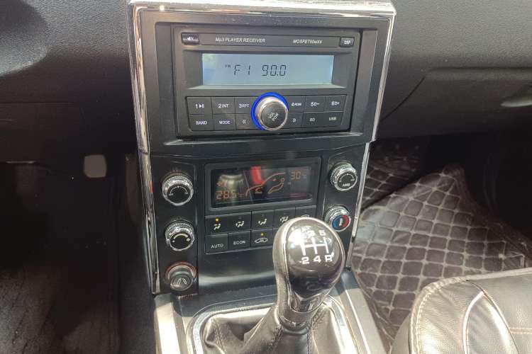 Used JDMC T5 2019 2.2L PLUS Comfort Edition Standard Wheelbase V22 Interior 5