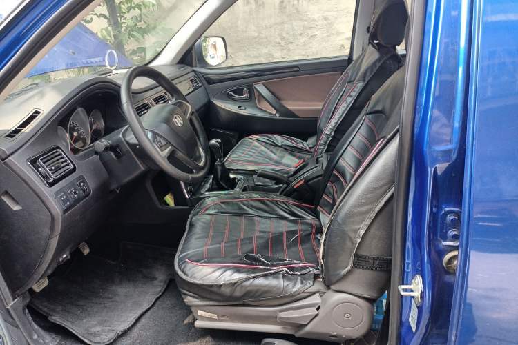 Used JDMC T5 2019 2.2L PLUS Comfort Edition Standard Wheelbase V22 Interior 7