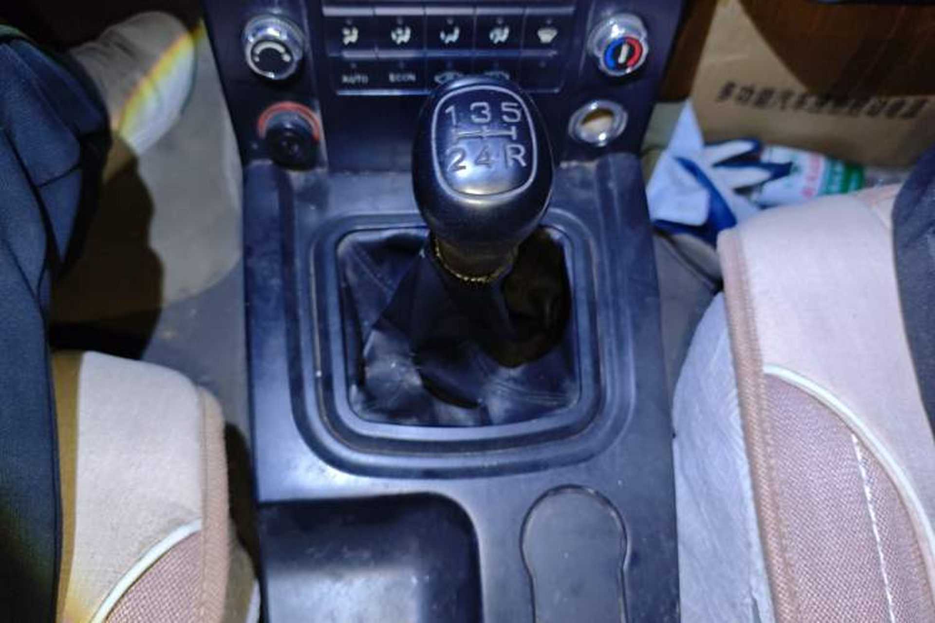 Used JDMC T5 2014 2.8T Two-Wheel-Drive Elite Version Standard Wheelbase JE493ZLQ4CB Gear Lever