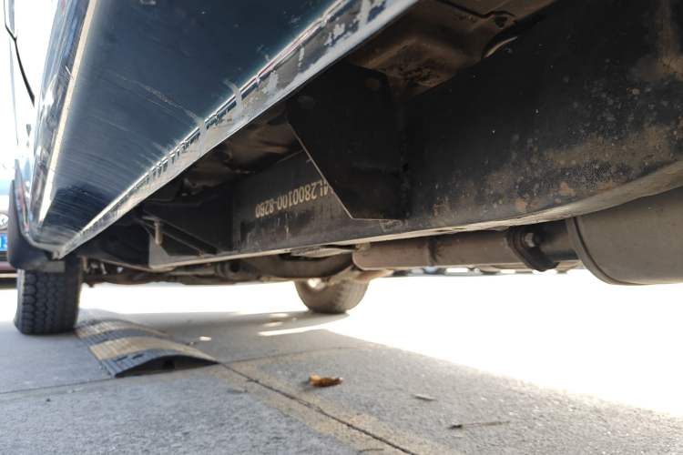 Used JDMC T5 2014 2.8T Two-Wheel-Drive Elite Version Standard Wheelbase JE493ZLQ4CB Left Side Sill