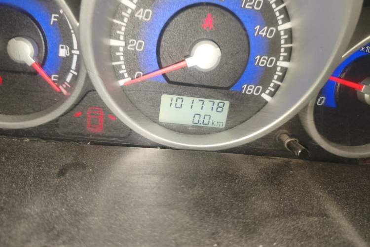 Used JDMC T5 2014 2.8T Two-Wheel Drive Upgraded Version with Extended Wheelbase JE493ZLQ4E Odometer Close Up