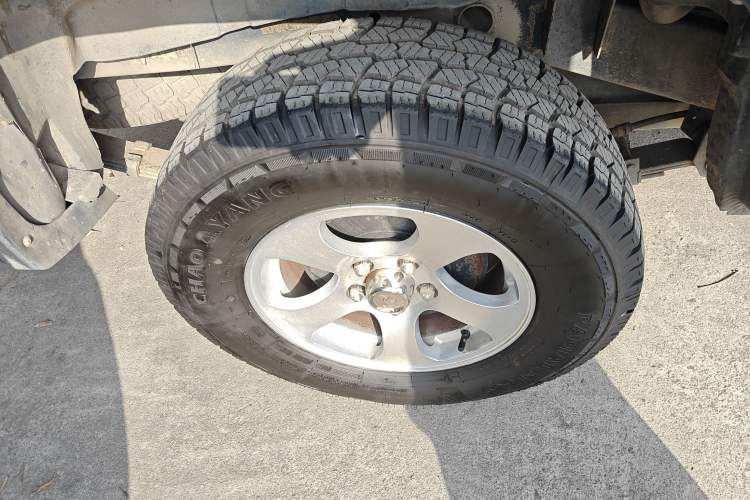 Used JDMC T5 2014 2.8T Two-Wheel-Drive Elite Version Standard Wheelbase JE493ZLQ4CB Right Rear Wheel Hub