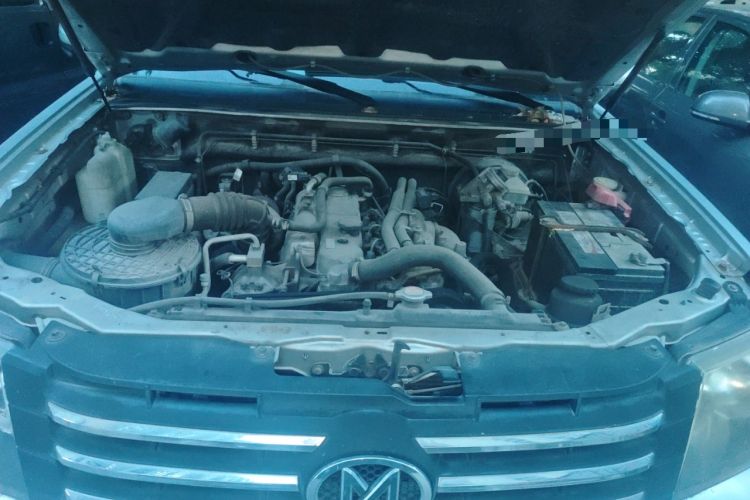 Used JDMC T5 2014 2.8T Two-Wheel Drive Upgraded Version with Standard Wheelbase JE493ZLQ4E Engine Bay