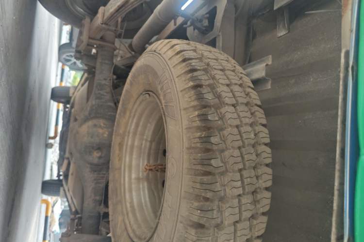 Used JDMC T5 2016 2.8T Two-Wheel Drive Comfort Version with Extended Wheelbase JE493ZLQ4E Chassis Rear