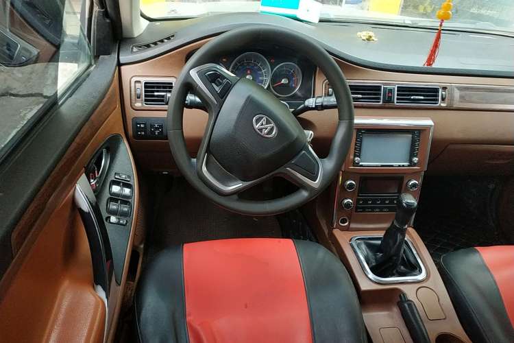 Used JDMC T5 2016 2.8T Two-Wheel Drive Comfort Version Restyled with Extended Wheelbase JE493ZLQ4E Steering Wheel