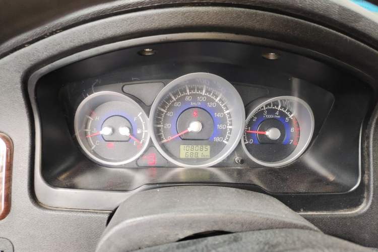 Used JDMC T5 2016 2.2L Two-Wheel-Drive Comfort Version China V Emission Standard Extended Wheelbase V22 Instrument Cluster