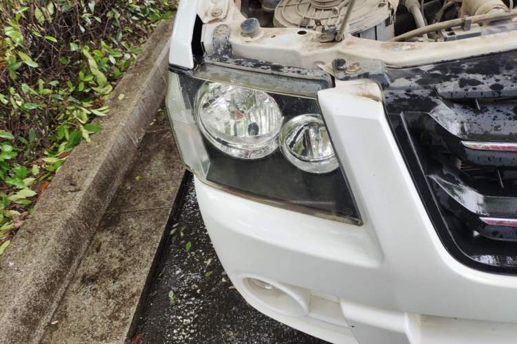 Used JDMC T5 2016 2.2L Two-Wheel-Drive Comfort Version China V Emission Standard Extended Wheelbase V22 Right Front Headlight