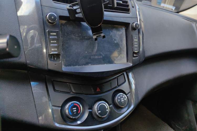Used JDMC T7 2016 2.8T Two-Wheel Drive Comfort Edition Standard Wheelbase JE493ZLQ4CB Audio And AC Panel