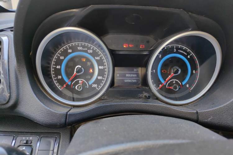 Used JDMC T7 2016 2.8T Two-Wheel Drive Comfort Edition Standard Wheelbase JE493ZLQ4CB Odometer Close Up