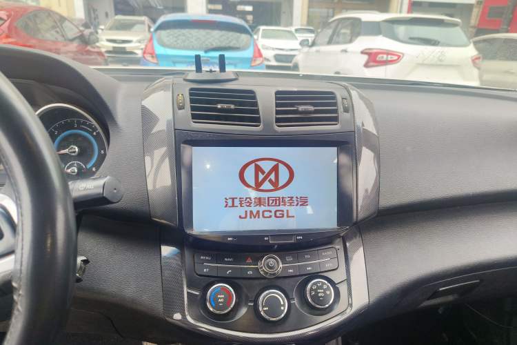 Used JDMC T7 2016 2.8T Two-Wheel Drive Comfort Edition Standard Wheelbase JE493ZLQ4CB Audio And AC Panel