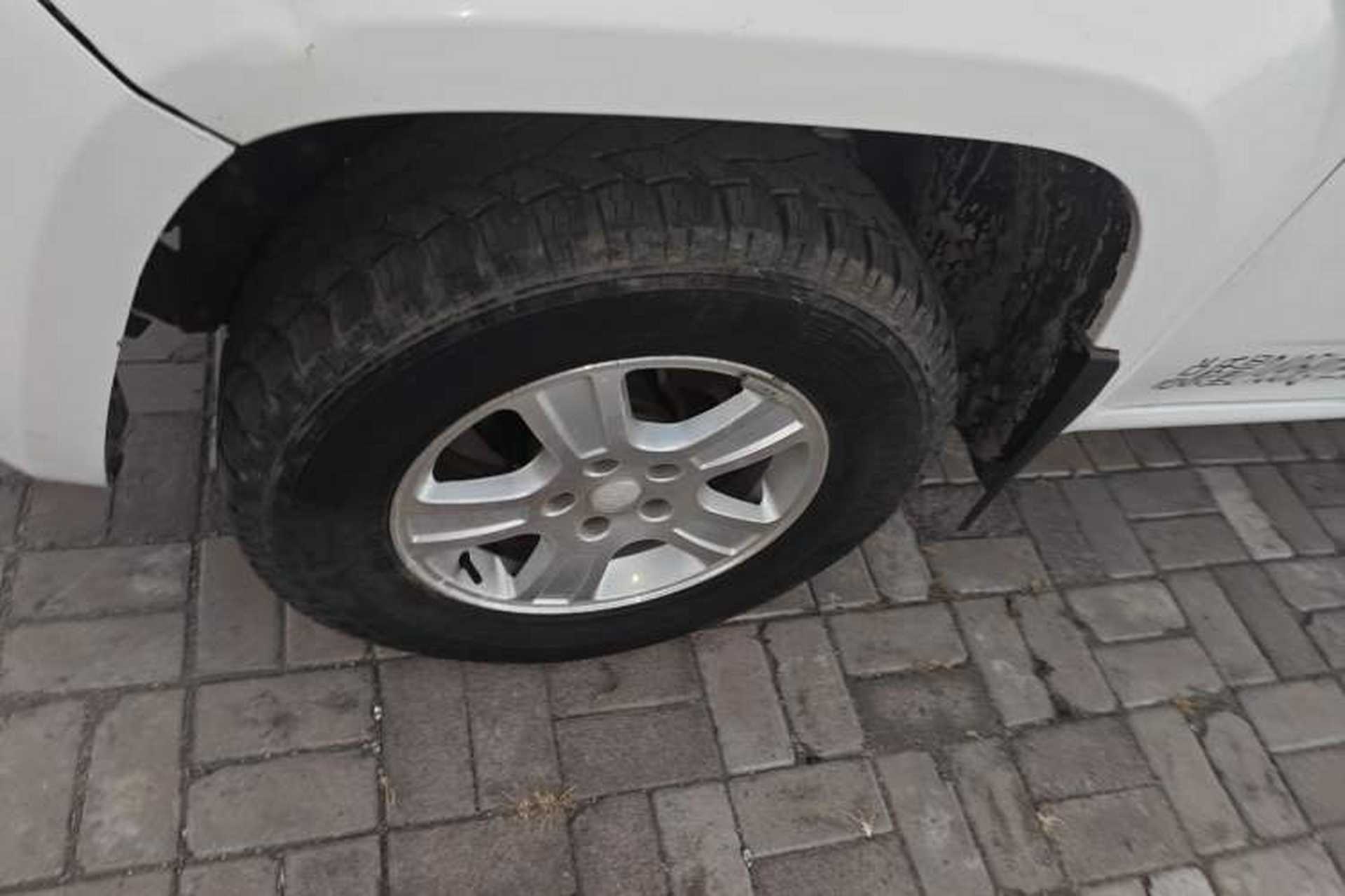 Used JDMC T7 2016 2.8T Two-Wheel Drive Comfort Edition Extended Wheelbase JE493ZLQ4CB Left Front Wheel Hub