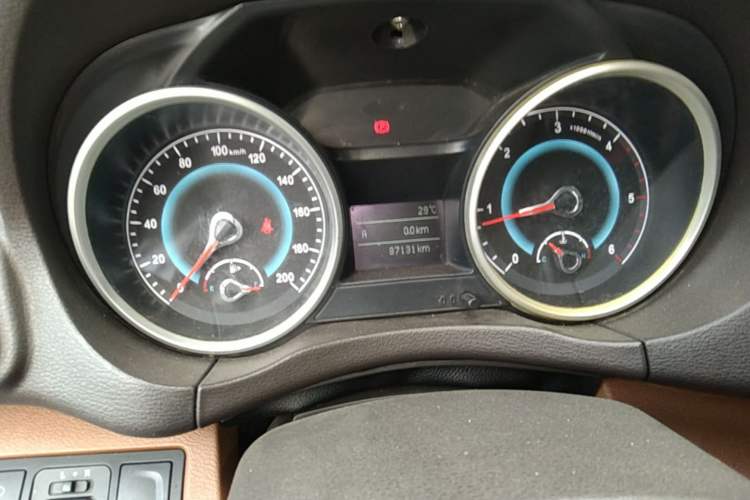 Used JDMC T7 2017 2.0T PLUS Two-Wheel Drive Elite Version Standard Wheelbase D20B Odometer Close Up