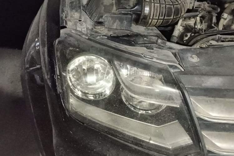Used JDMC T7 2018 2.0T PLUS Two-Wheel Drive Luxury Edition Extended Wheelbase 4K21D4T Right Front Headlight