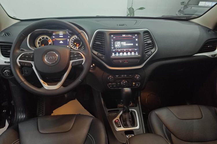 Used Jeep Cherokee 2020 2.0L Two-Wheel Drive Classic Sports Edition Center Console