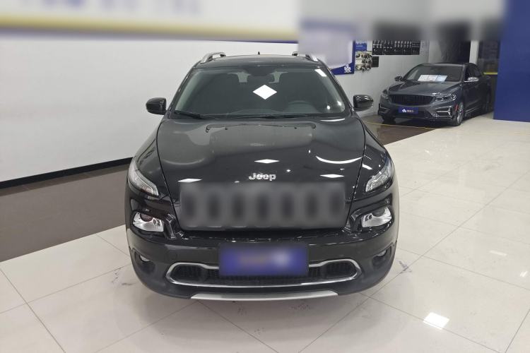 Used Jeep Cherokee 2020 2.0L Two-Wheel Drive Classic Sports Edition Front
