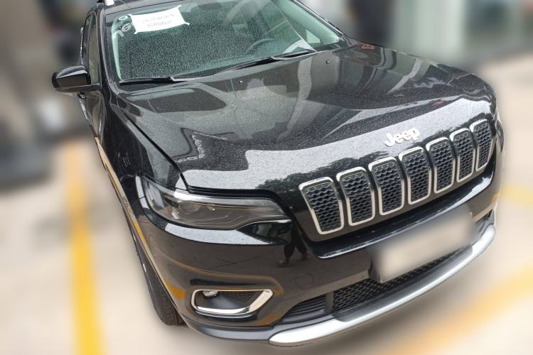Used Jeep Cherokee 2020 2.0T Two-Wheel Drive Leading Edition Front Right 45 Deg