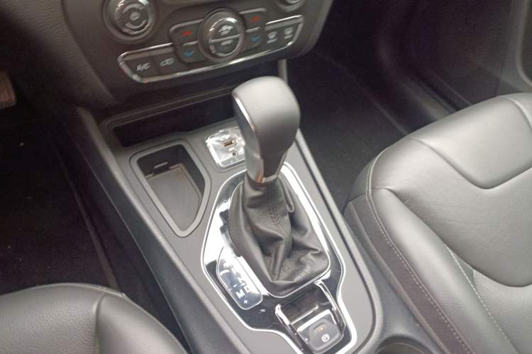 Used Jeep Cherokee 2020 2.0T Two-Wheel Drive Leading Edition Gear Lever