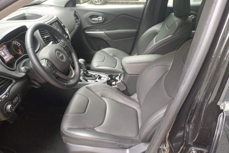 Used Jeep Cherokee 2020 2.0T Two-Wheel Drive Leading Edition Left Front Seat