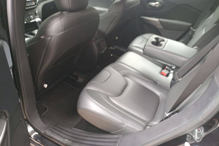 Used Jeep Cherokee 2020 2.0T Two-Wheel Drive Leading Edition Left Rear Seat