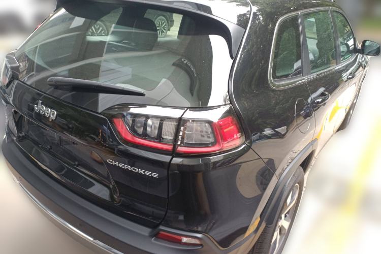Used Jeep Cherokee 2020 2.0T Two-Wheel Drive Leading Edition Rear Right 45 Deg