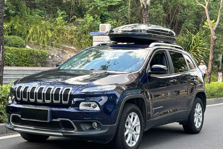 Used Jeep Cherokee 2016 2.4L Professional Smart Version Exterior 1