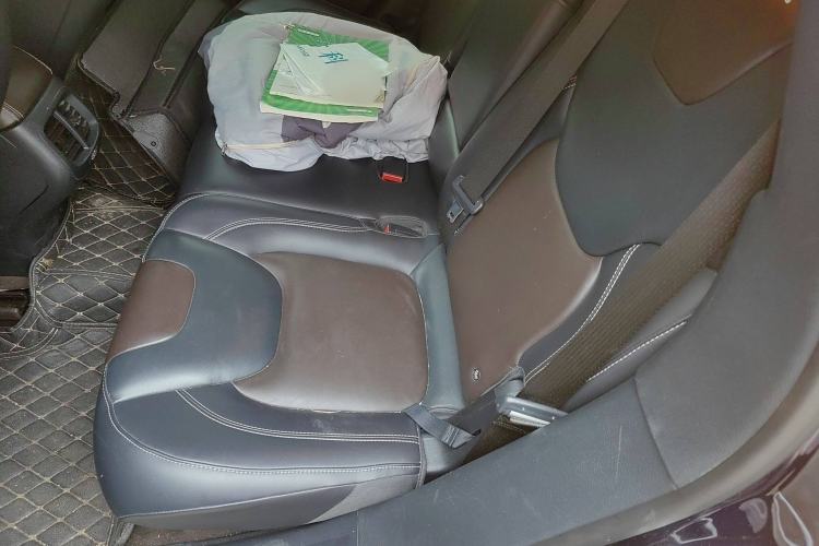 Used Jeep Cherokee 2016 2.4L Professional Smart Version Interior 4