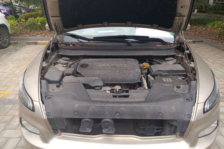 Used Jeep Cherokee 2016 2.4L Leading Edition Engine Bay