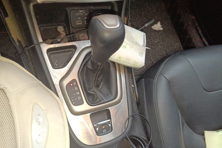 Used Jeep Cherokee 2016 2.4L Leading Edition Gear Lever