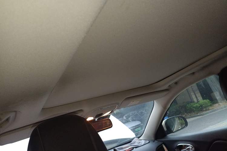 Used Jeep Cherokee 2016 2.4L Leading Edition Headliner