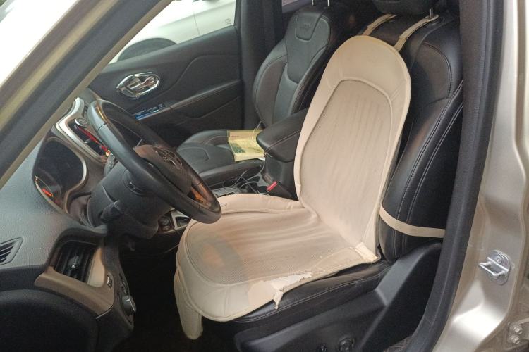 Used Jeep Cherokee 2016 2.4L Leading Edition Left Front Seat