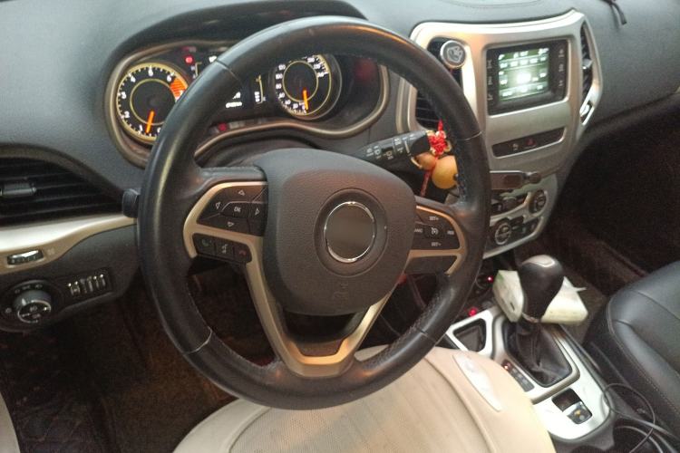 Used Jeep Cherokee 2016 2.4L Leading Edition Steering Wheel