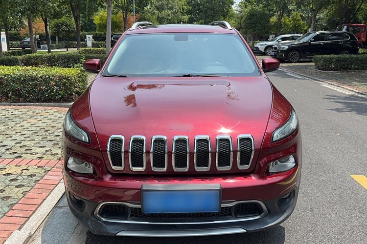 Used Jeep Cherokee 2017 2.0L Superior Edition Exterior 1