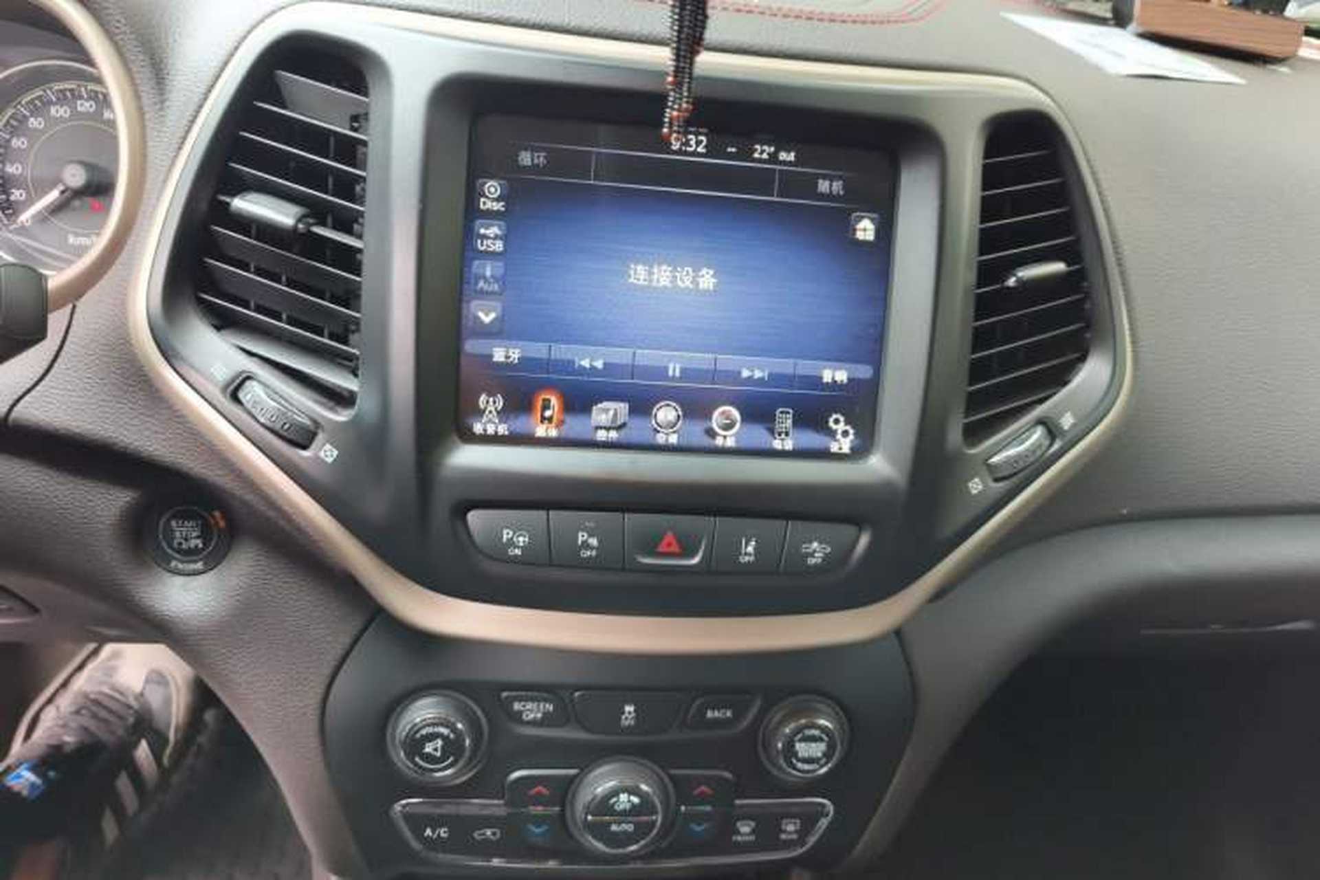 Used Jeep Cherokee 2014 2.4L High-Performance Version Audio And AC Panel