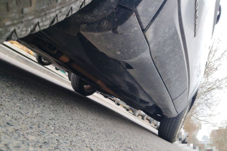 Used Jeep Cherokee 2014 2.4L Luxury Edition Chassis Front Left