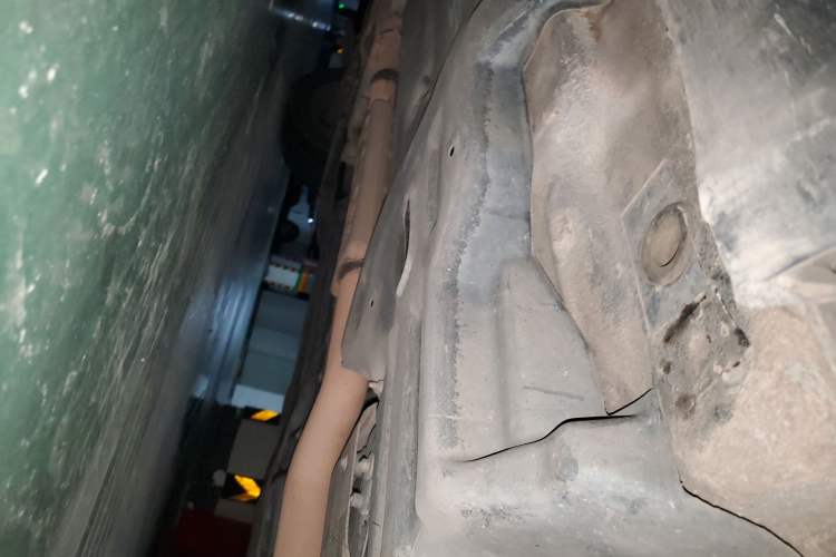 Used Jeep Cherokee 2014 2.4L Luxury Edition Chassis Rear Left