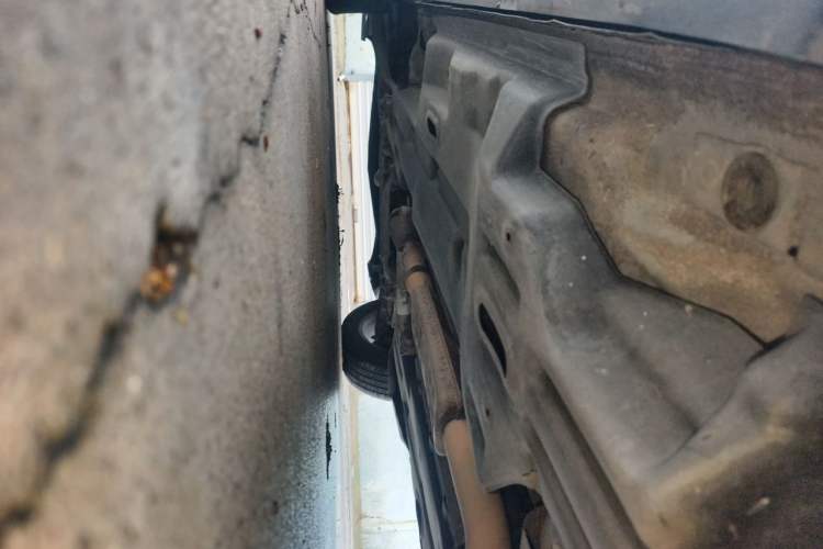 Used Jeep Cherokee 2014 2.4L Luxury Edition Chassis Rear Left