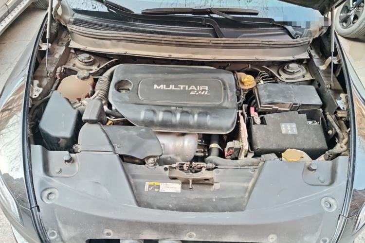 Used Jeep Cherokee 2014 2.4L Luxury Edition Engine Bay