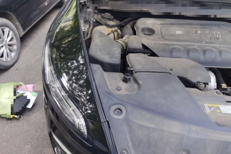 Used Jeep Cherokee 2014 2.4L Luxury Edition Engine Bay Right